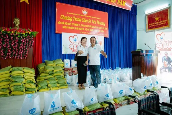 Người chơi đang phân tích chiến thuật xóc đĩa online